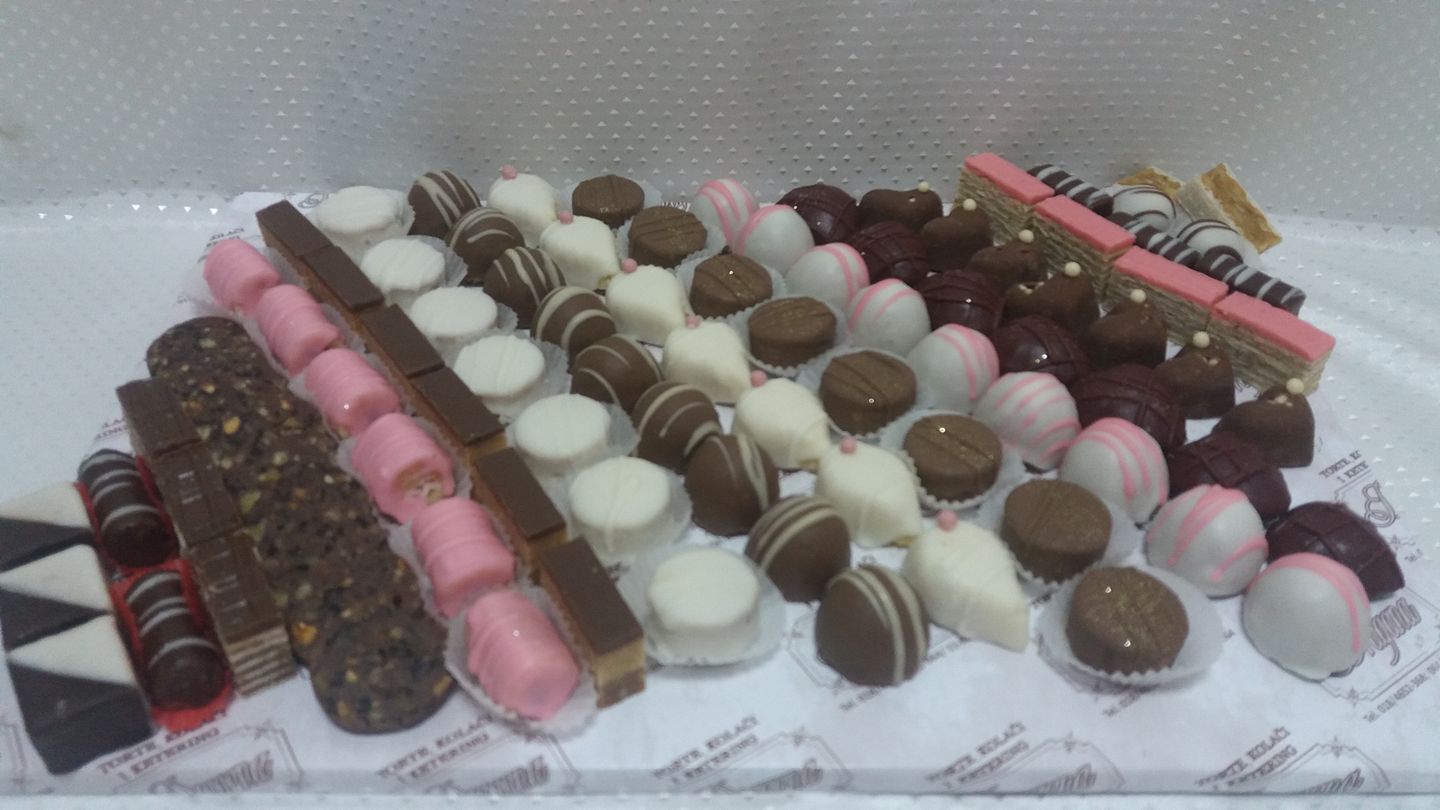 23632034_1351122205014744_6533546551484620864_o (1).jpg